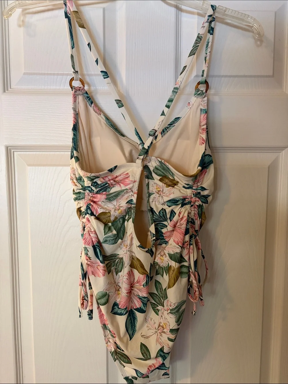 Palisades Beach Club cream one